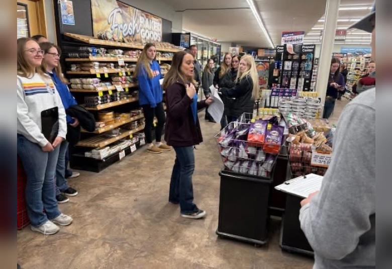 Katie Elgin, MCFB grocery cart races 2026